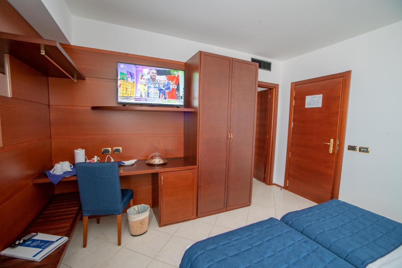 Best Western Hotel Nettuno Brindisi Exterior photo