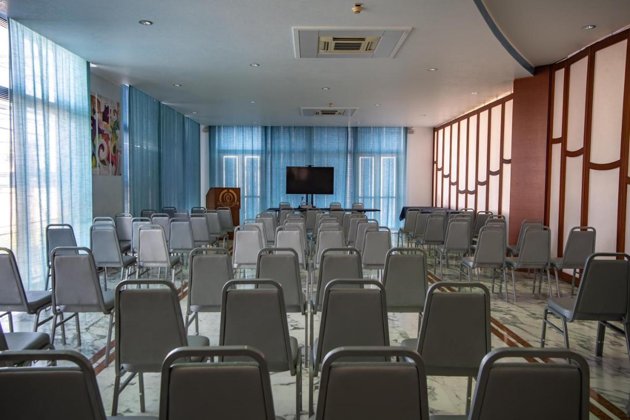 Best Western Hotel Nettuno Brindisi Exterior photo