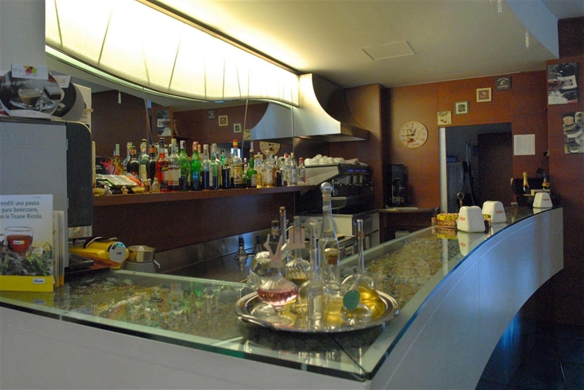 Best Western Hotel Nettuno Brindisi Exterior photo
